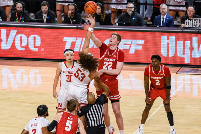 01_Josiah Allick_MBBvsWisconsin0201